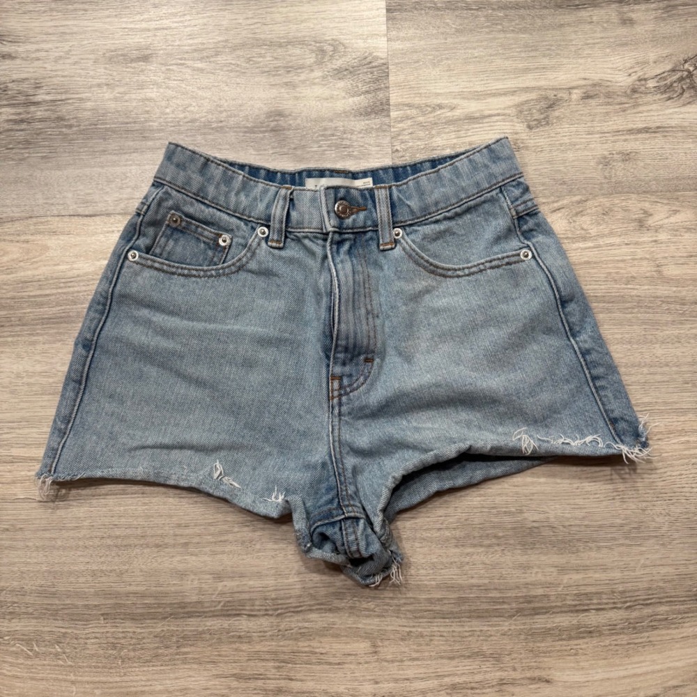 Topshop Mom Denim Shorts Light Wash Blue Petite Size US 4 Raw Hem High Waist